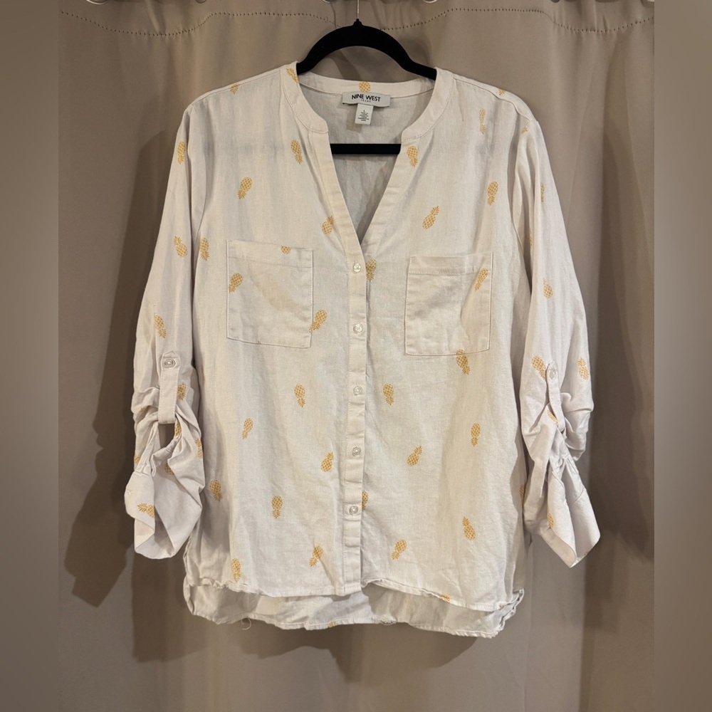Nine West White and Gold Pineapple Print Women's Top